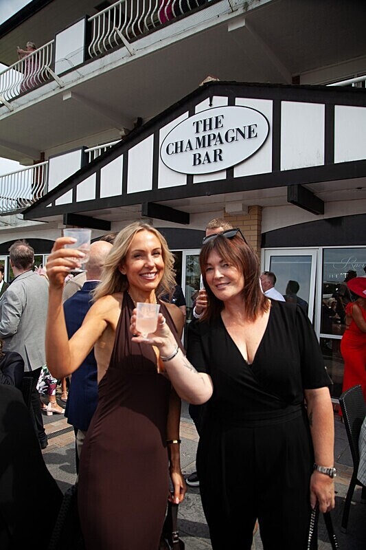 PONTEFRACT RACE 2025-9088 - PONTEFRACT RACES - LADIES DAY 2025