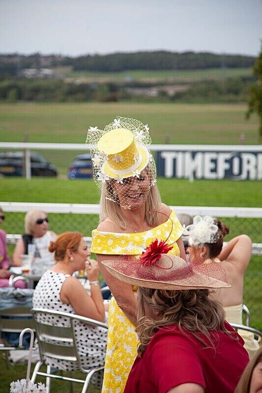 PONTEFRACT RACE 2025-9463 - PONTEFRACT RACES - LADIES DAY 2025