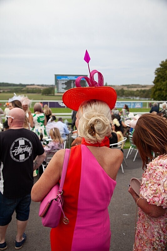 PONTEFRACT RACE 2025-9477 - PONTEFRACT RACES - LADIES DAY 2025