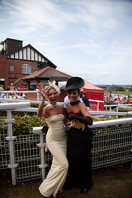 PONTEFRACT RACE 2025-9154 - PONTEFRACT RACES - LADIES DAY 2025