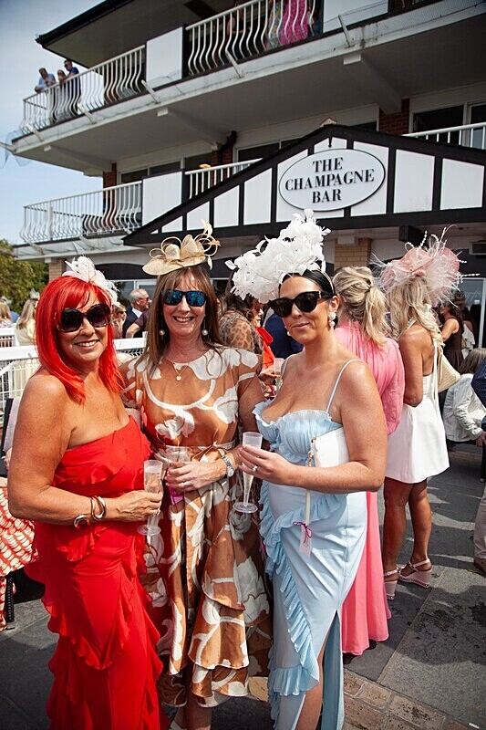 PONTEFRACT RACE 2025-9074 - PONTEFRACT RACES - LADIES DAY 2025
