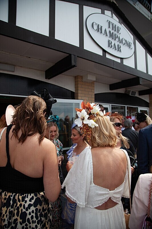 PONTEFRACT RACE 2025-9093 - PONTEFRACT RACES - LADIES DAY 2025