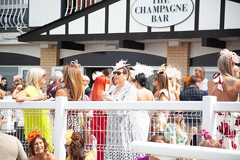 PONTEFRACT RACE 2025-9045 - PONTEFRACT RACES - LADIES DAY 2025