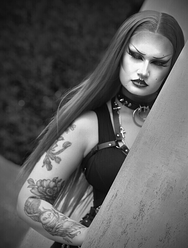 1C3A3373  crop mono - ZEL
