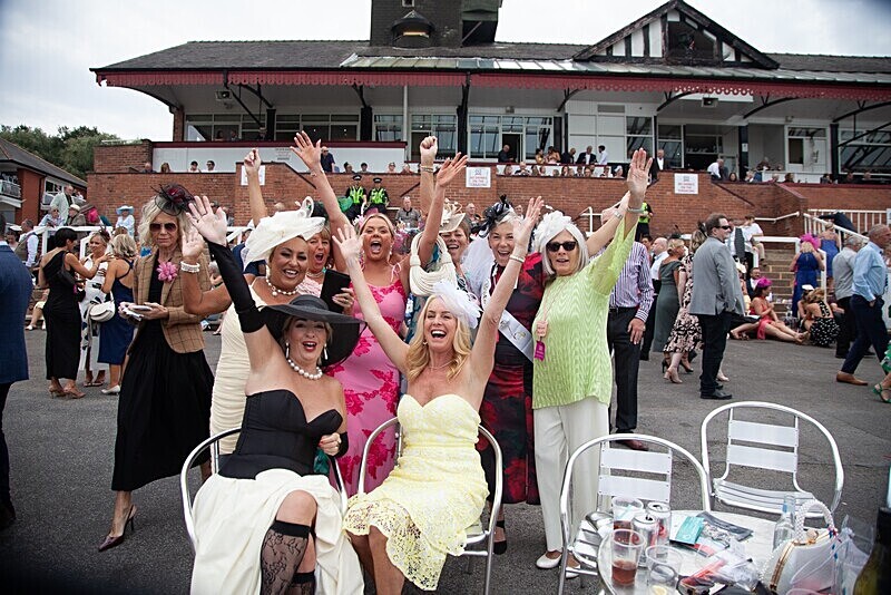 PONTEFRACT RACE 2025-9272 - PONTEFRACT RACES - LADIES DAY 2025