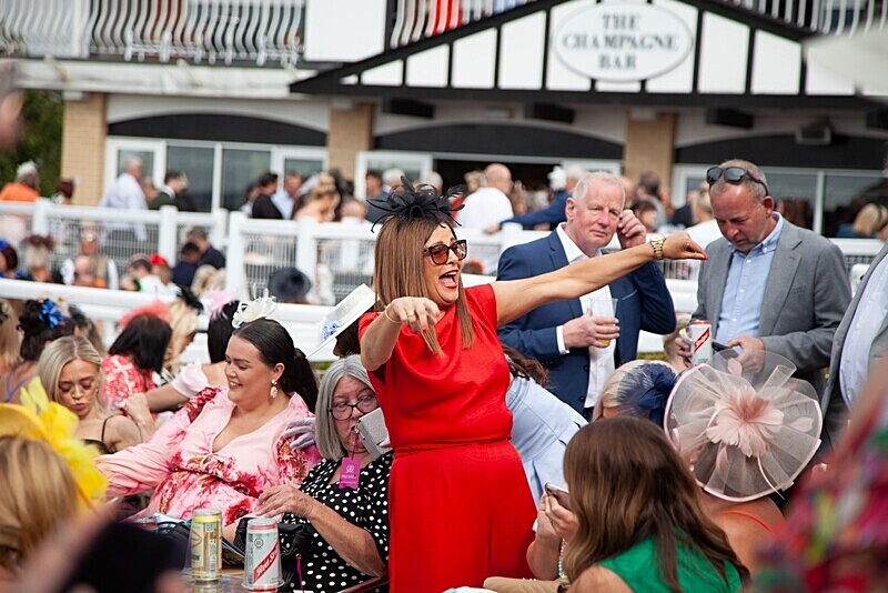 PONTEFRACT RACE 2025-9436 - PONTEFRACT RACES - LADIES DAY 2025