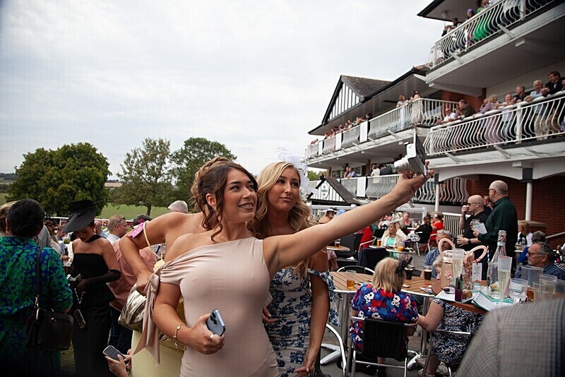 PONTEFRACT RACE 2025-9303 - PONTEFRACT RACES - LADIES DAY 2025