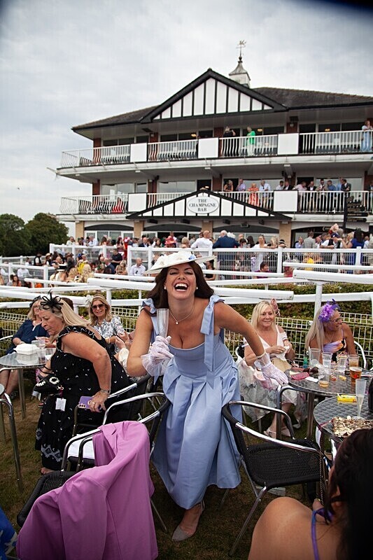 PONTEFRACT RACE 2025-9383 - PONTEFRACT RACES - LADIES DAY 2025