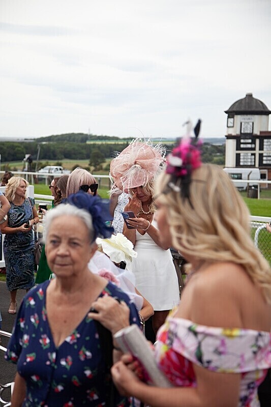 PONTEFRACT RACE 2025-9334 - PONTEFRACT RACES - LADIES DAY 2025