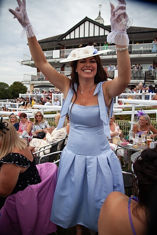 PONTEFRACT RACE 2025-9393 - PONTEFRACT RACES - LADIES DAY 2025