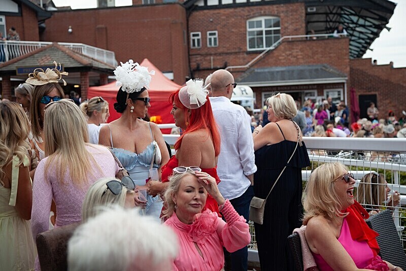 PONTEFRACT RACE 2025-9282 - PONTEFRACT RACES - LADIES DAY 2025