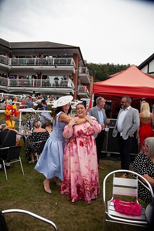PONTEFRACT RACE 2025-9407 - PONTEFRACT RACES - LADIES DAY 2025