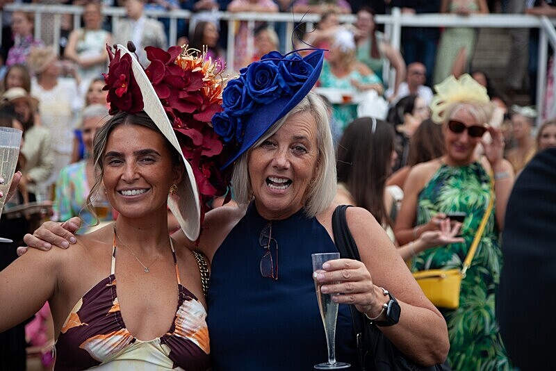 PONTEFRACT RACE 2025-9327 - PONTEFRACT RACES - LADIES DAY 2025