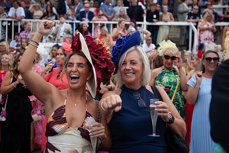 PONTEFRACT RACE 2025-9328 - PONTEFRACT RACES - LADIES DAY 2025