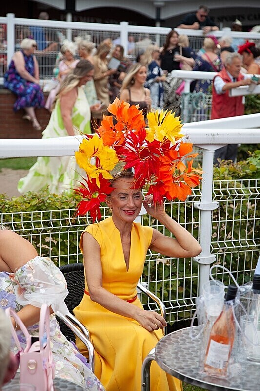 PONTEFRACT RACE 2025-9255 - PONTEFRACT RACES - LADIES DAY 2025