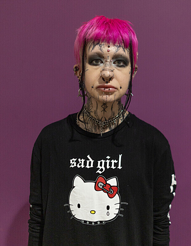 GOTHS INSIDE-4157 - RACE THE WAVES - GOTHS ETC