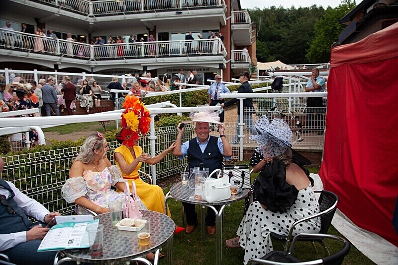 PONTEFRACT RACE 2025-9347 - PONTEFRACT RACES - LADIES DAY 2025