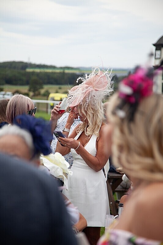 PONTEFRACT RACE 2025-9336 - PONTEFRACT RACES - LADIES DAY 2025