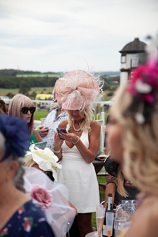 PONTEFRACT RACE 2025-9337 - PONTEFRACT RACES - LADIES DAY 2025