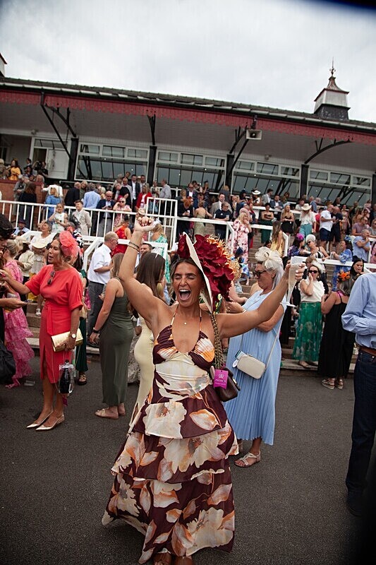 PONTEFRACT RACE 2025-9331 - PONTEFRACT RACES - LADIES DAY 2025