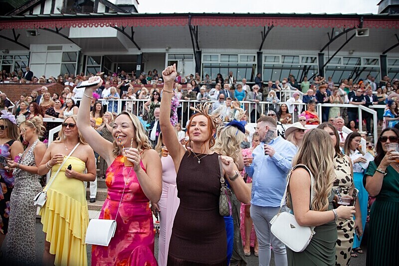 PONTEFRACT RACE 2025-9226 - PONTEFRACT RACES - LADIES DAY 2025