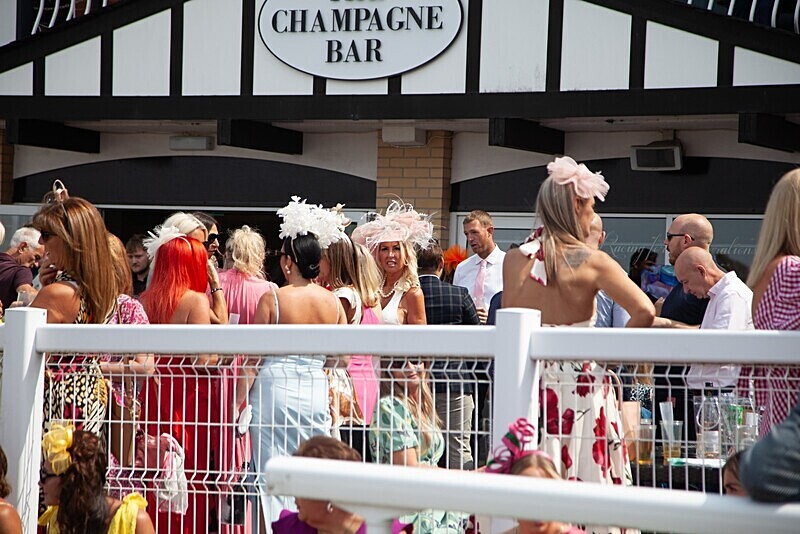 PONTEFRACT RACE 2025-9046 - PONTEFRACT RACES - LADIES DAY 2025