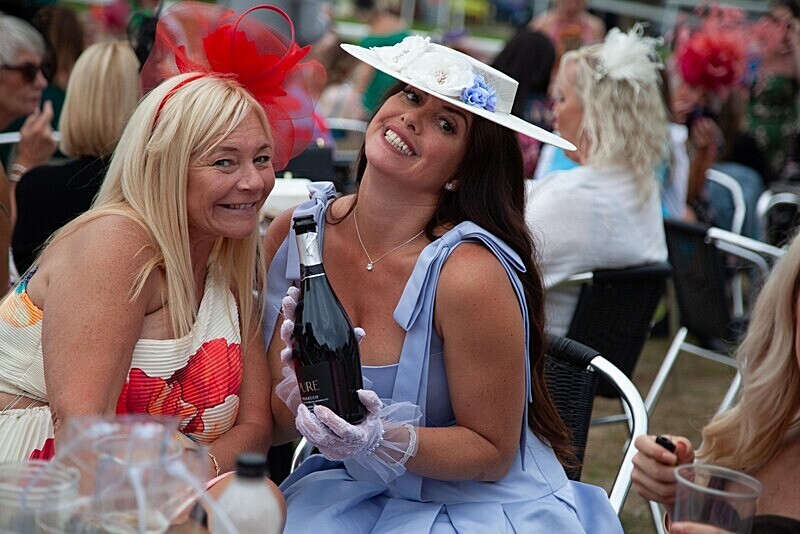 PONTEFRACT RACE 2025-9357 - PONTEFRACT RACES - LADIES DAY 2025