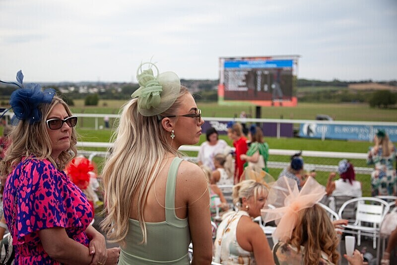 PONTEFRACT RACE 2025-9415 - PONTEFRACT RACES - LADIES DAY 2025