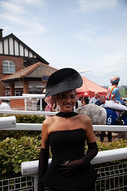 PONTEFRACT RACE 2025-9140 - PONTEFRACT RACES - LADIES DAY 2025