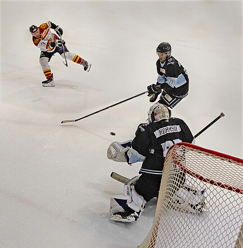 Can He Score Standing on One Leg - SPORTS PHOTOS