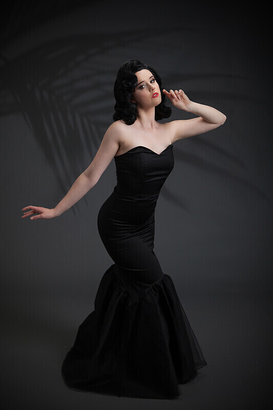Vamp 1950s - SUCCESSFUL ARPS - FEMALE FASHION THROUGH THE AGES