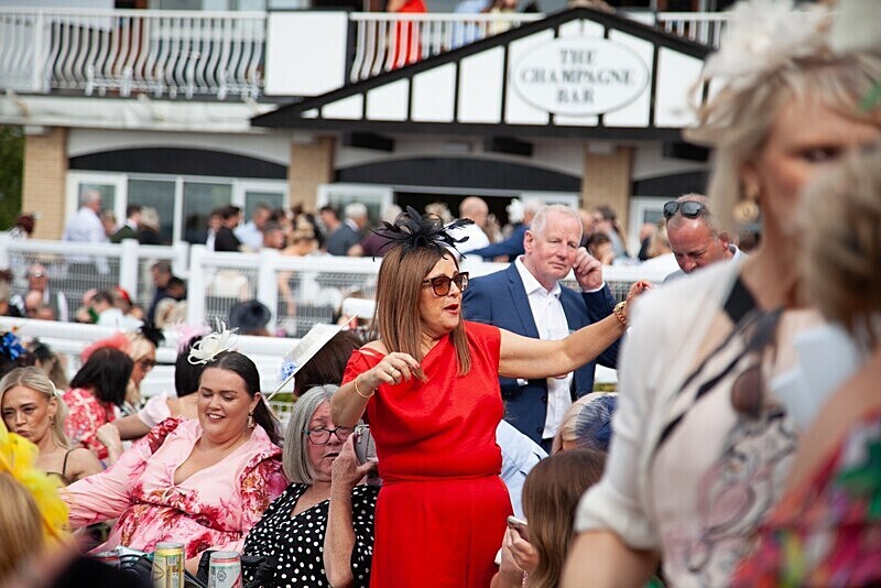 PONTEFRACT RACE 2025-9437 - PONTEFRACT RACES - LADIES DAY 2025
