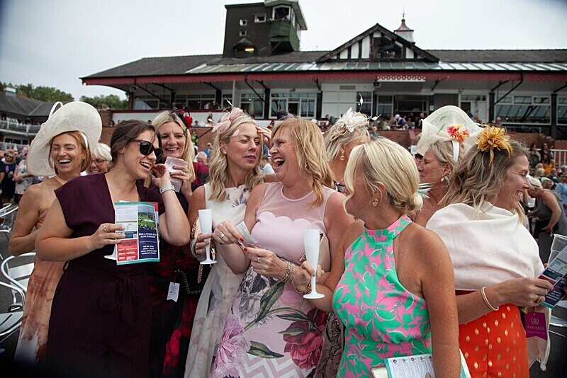 PONTEFRACT RACE 2025-9499 - PONTEFRACT RACES - LADIES DAY 2025
