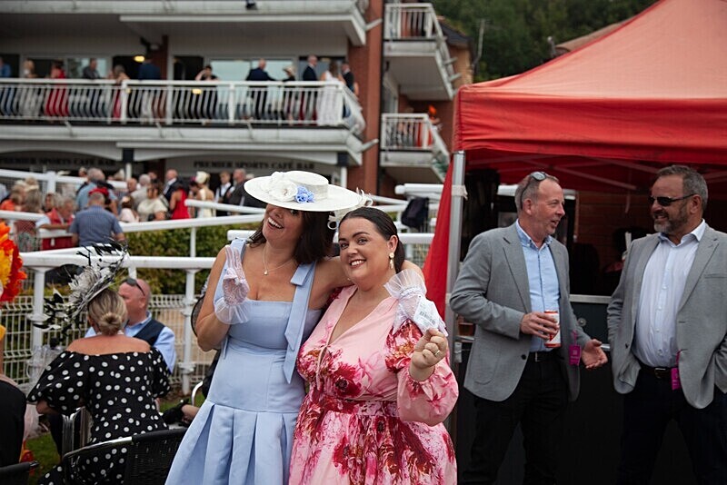 PONTEFRACT RACE 2025-9395 - PONTEFRACT RACES - LADIES DAY 2025