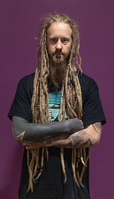 GOTHS INSIDE-4140 - RACE THE WAVES - GOTHS ETC