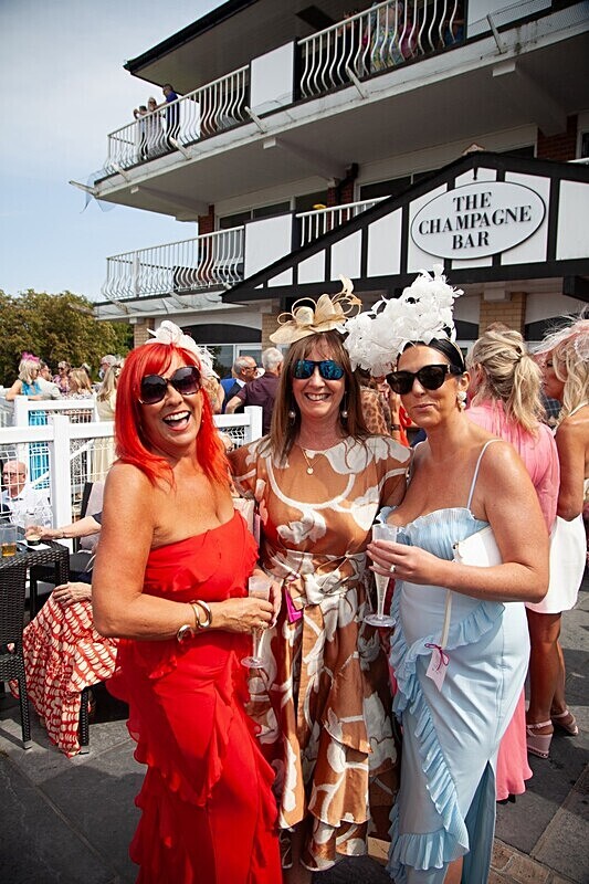 PONTEFRACT RACE 2025-9076 - PONTEFRACT RACES - LADIES DAY 2025