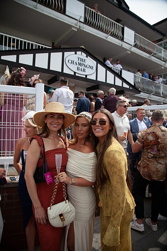 PONTEFRACT RACE 2025-9103 - PONTEFRACT RACES - LADIES DAY 2025