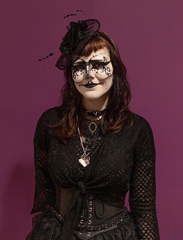 GOTHS INSIDE-4129 - RACE THE WAVES - GOTHS ETC
