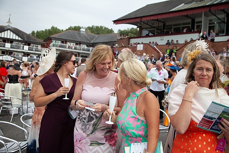 PONTEFRACT RACE 2025-9494 - PONTEFRACT RACES - LADIES DAY 2025