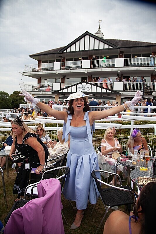 PONTEFRACT RACE 2025-9384 - PONTEFRACT RACES - LADIES DAY 2025