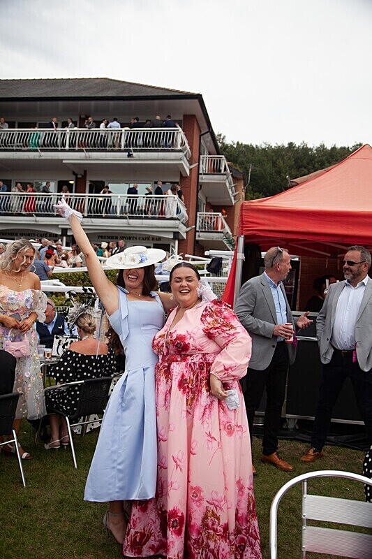 PONTEFRACT RACE 2025-9399 - PONTEFRACT RACES - LADIES DAY 2025