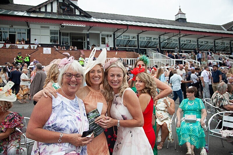 PONTEFRACT RACE 2025-9265 - PONTEFRACT RACES - LADIES DAY 2025