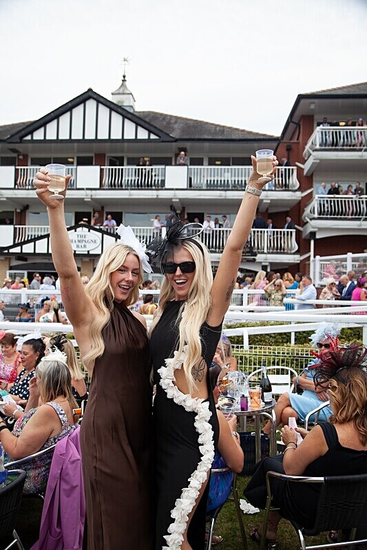 PONTEFRACT RACE 2025-9263 - PONTEFRACT RACES - LADIES DAY 2025