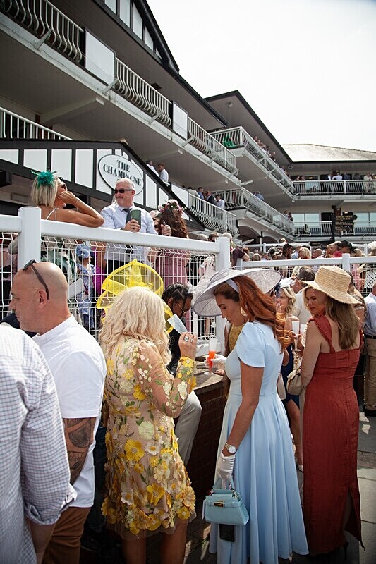 PONTEFRACT RACE 2025-9098 - PONTEFRACT RACES - LADIES DAY 2025