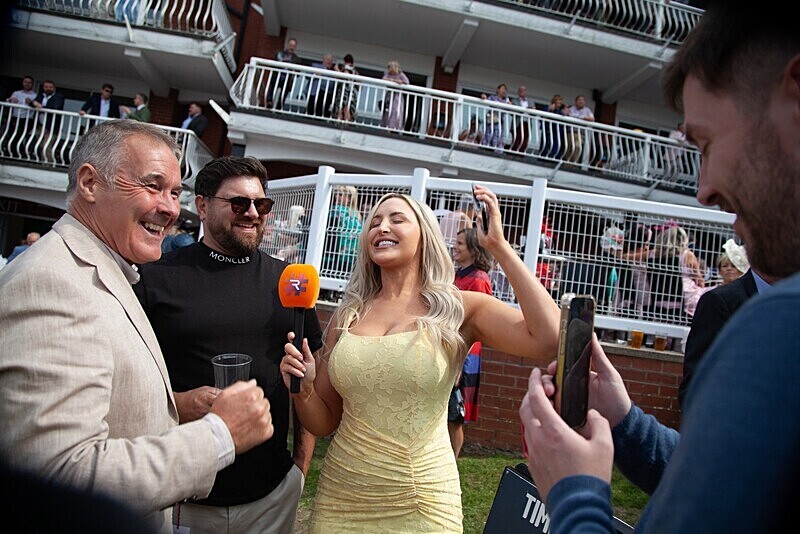 PONTEFRACT RACE 2025-9175 - PONTEFRACT RACES - LADIES DAY 2025