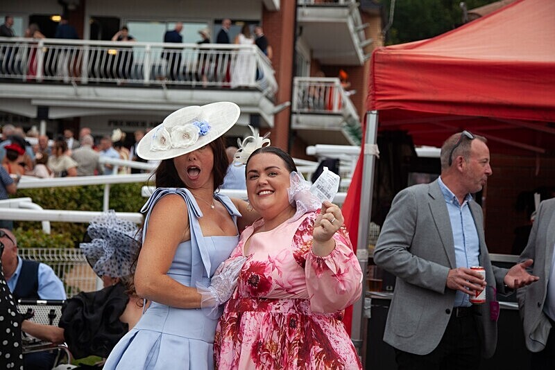 PONTEFRACT RACE 2025-9397 - PONTEFRACT RACES - LADIES DAY 2025