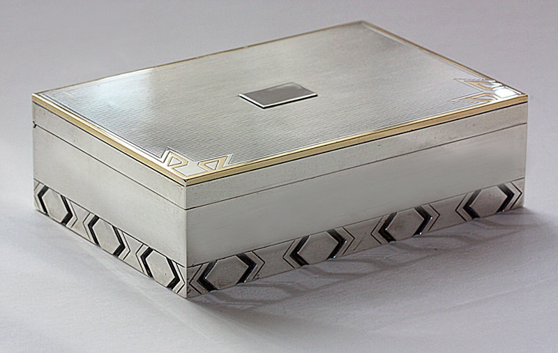 Asprey cigarette box. Art Deco Silver and Gold 1937