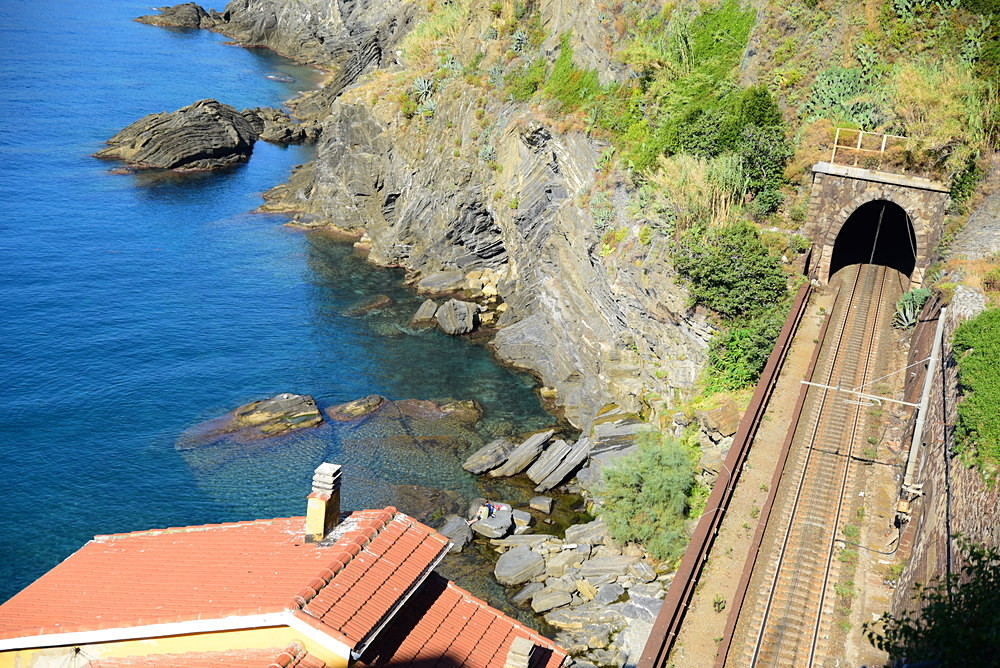 6 - CINQUE TERRE
