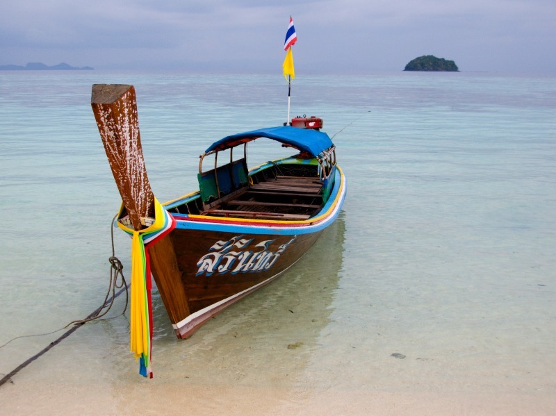 Thai Long Boat - People and Places