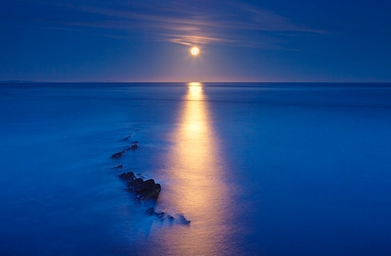 'Super Moonrise' from Pevril Point - Dorset Seascapes